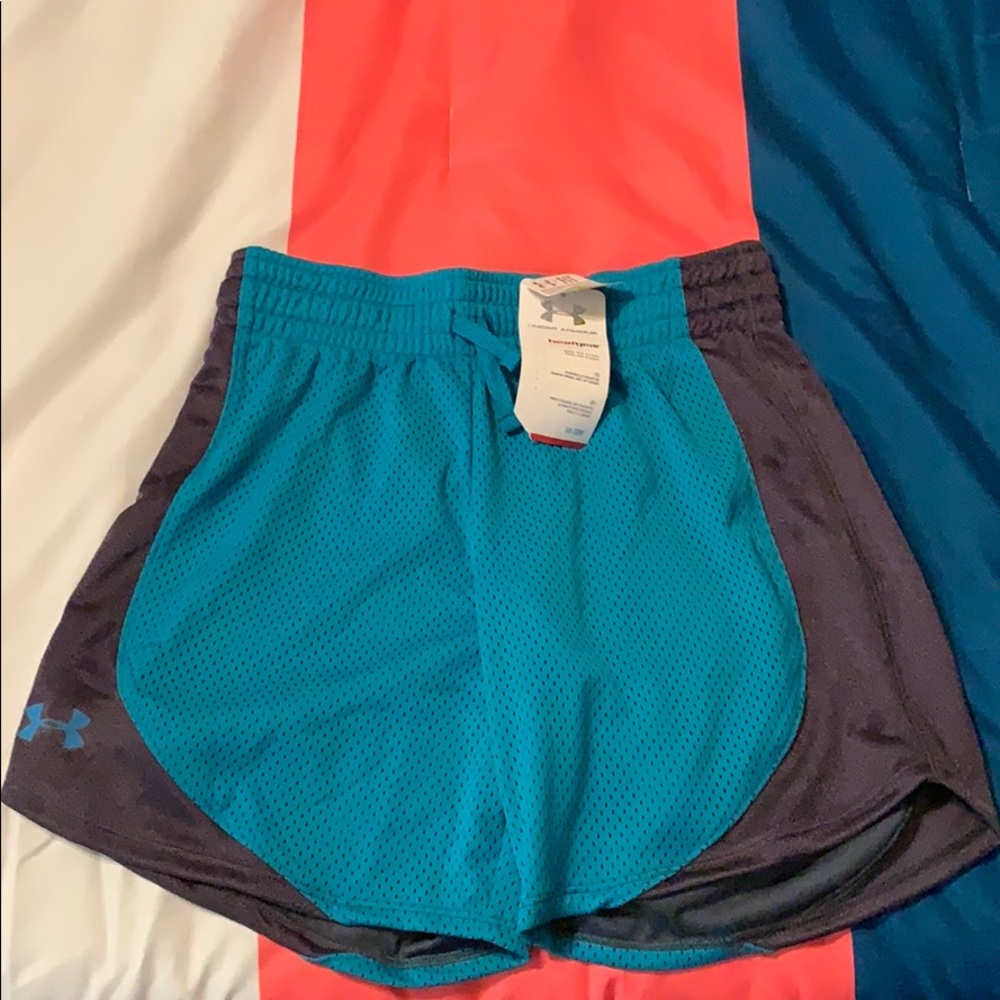 Girls YLG NWT Under Armour shorts